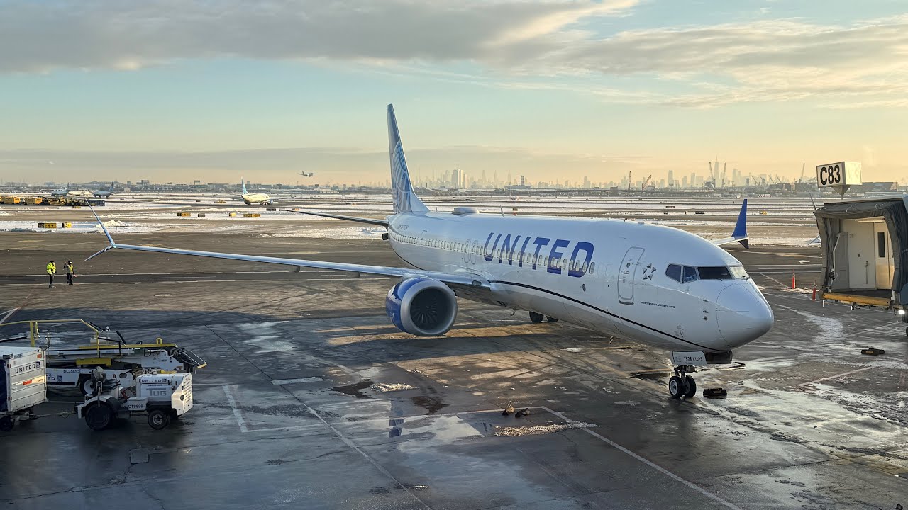 (Sunrise as an end) United Airlines UA1180 Rochester (ROC) - NYC/Newark (EWR) 12/16/2025 B737 MAX 9