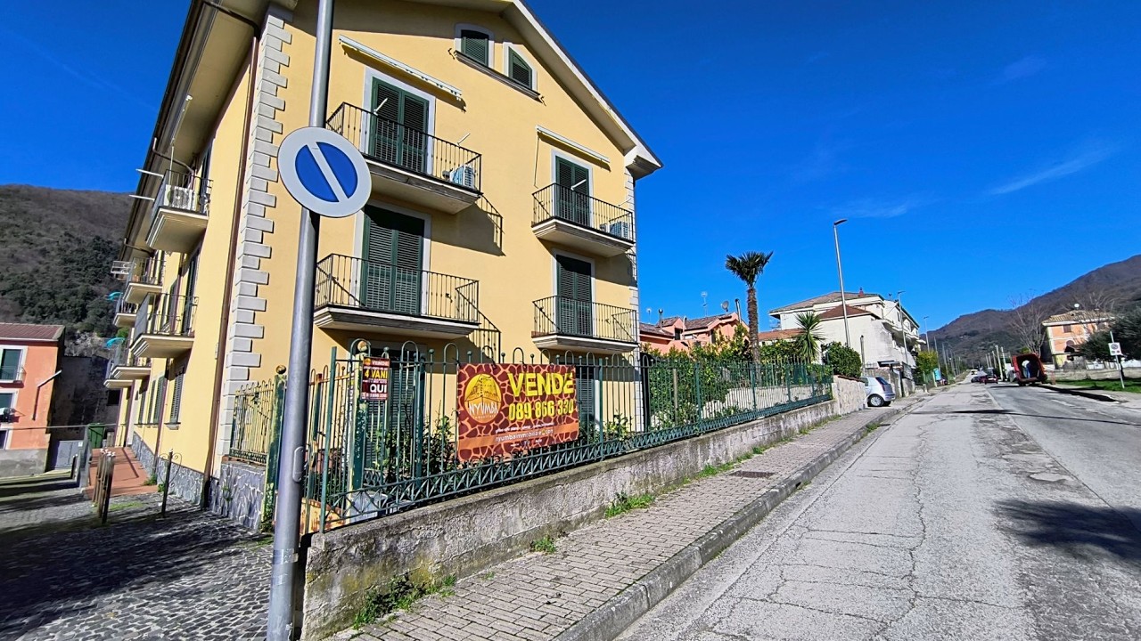 GIFFONI VALLE PIANA CHIEVE APPARTAMENTO 4 VANI MQ 122 CON GIARDINO, POSTO & BOX AUTO. CL E