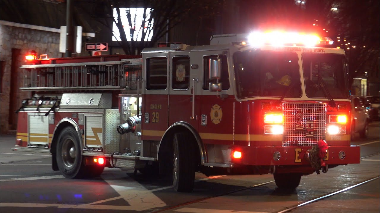 Philadelphia Fire Department Engine 29 Responding 