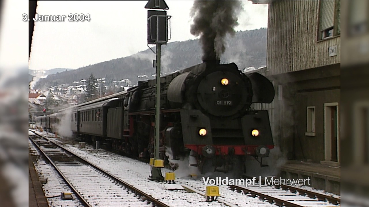 01 519 mit dem Nostalgie Rhein Express auf Sonderfahrt (2004)