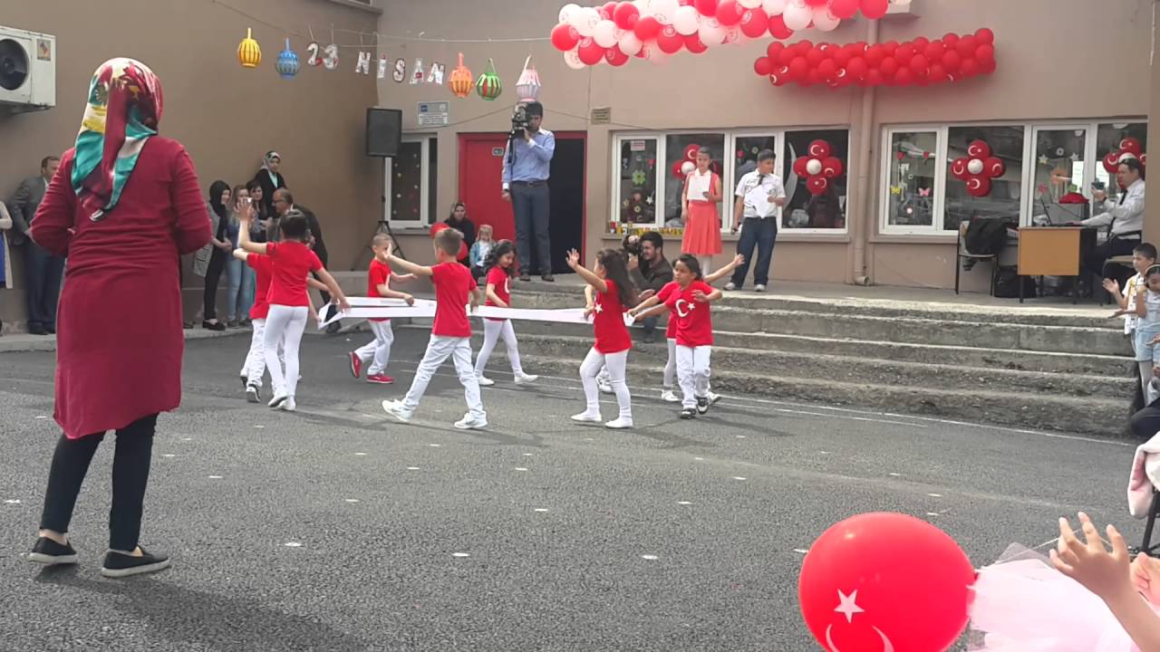 Ay yıldız gösterisi
