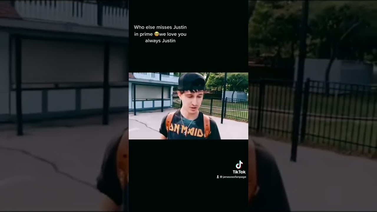 We miss you Justin 🥺😭💕💙