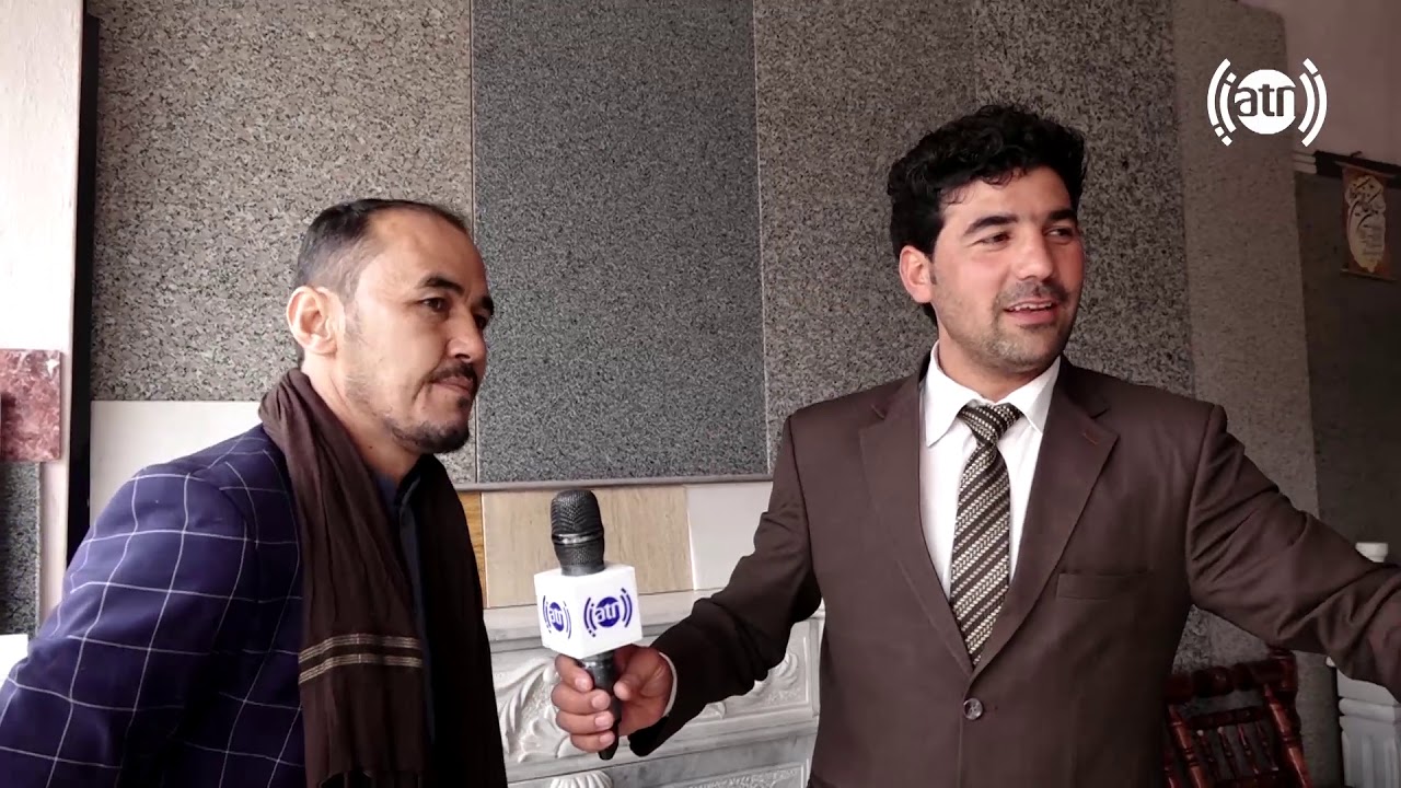 مصاحبۀ آغا بیادر با فروشندۀ سنگ های گرانیت