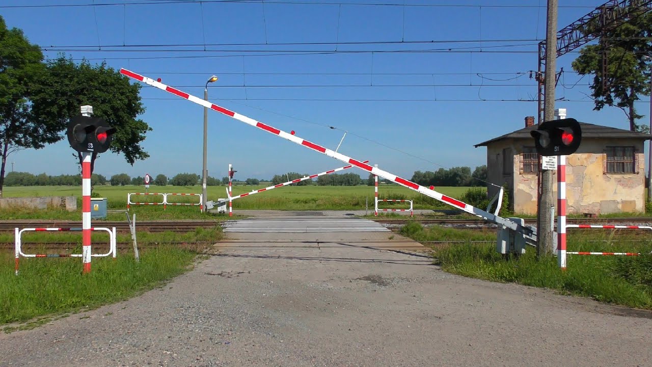 [4K] Przejazd kolejowy, Gronowo Elbląskie ul. Dojazdowa | Polish railroad crossing