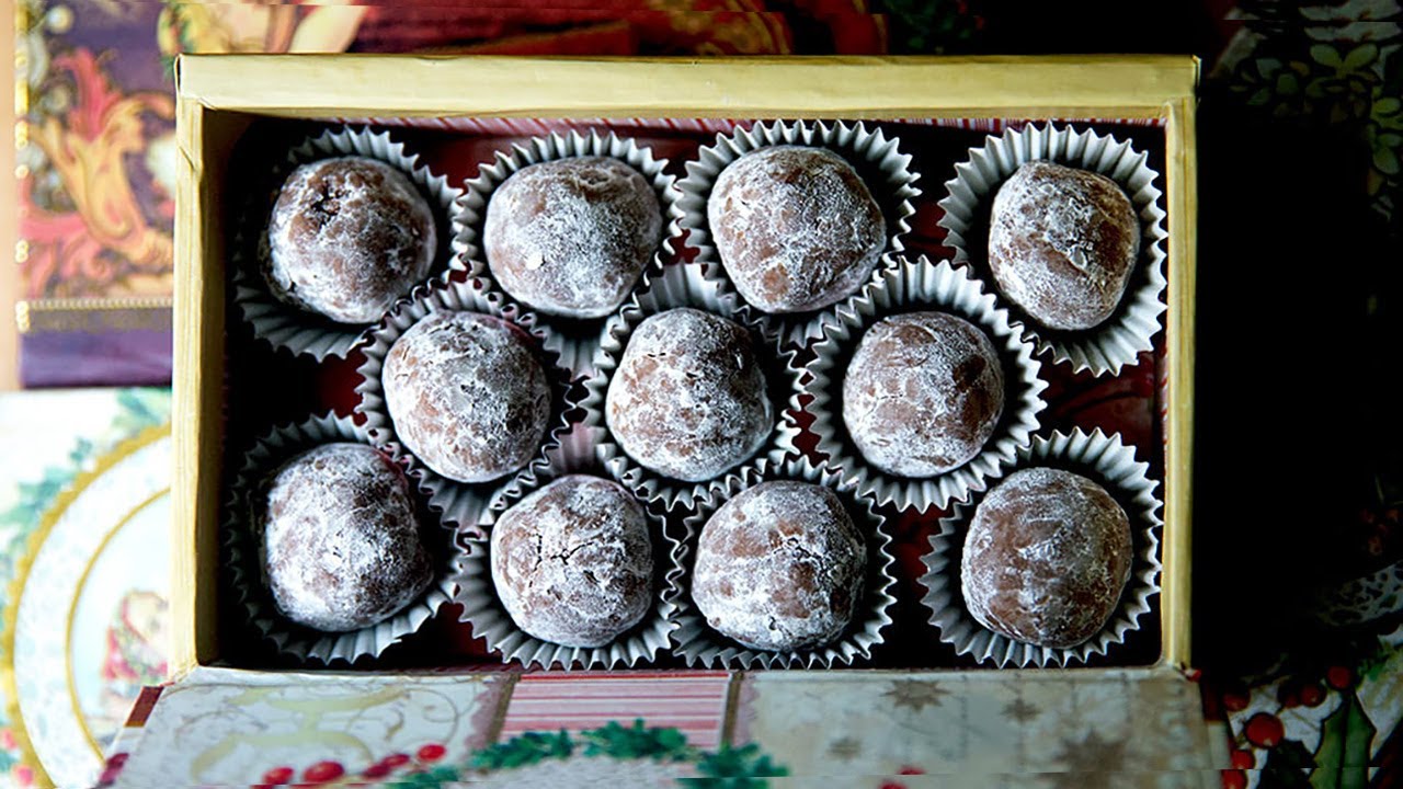 Easy, Festive (and Boozy!) Rum Balls