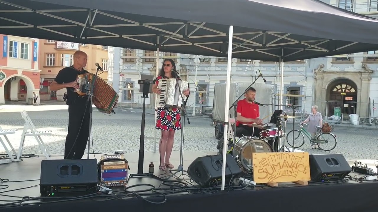ŠUMAVÁCI - Světový svátek hudby v Českých Budějovicích