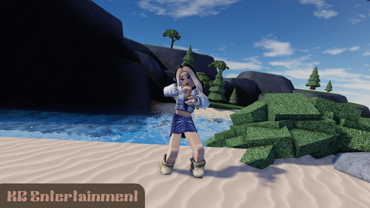 Luna - 'CHESHIRE' Dance Performance (ROBLOX)