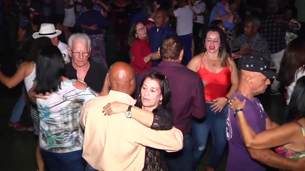 PRETINHO DOS TECLADOS NO GRUPO DOS 13 VILA ISABEL Baile da Terceira Idade