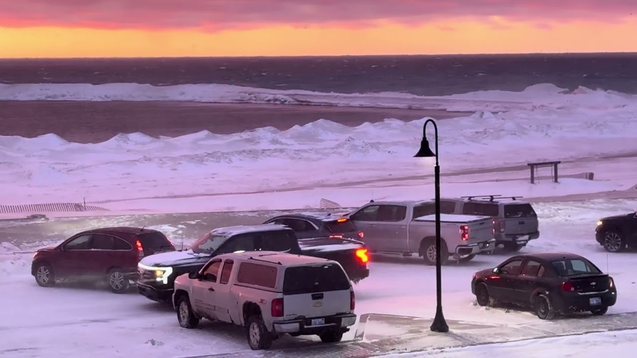 A Colorful Winter Sunset After a Freezing Day | Lake Michigan Magic ❄️🌅