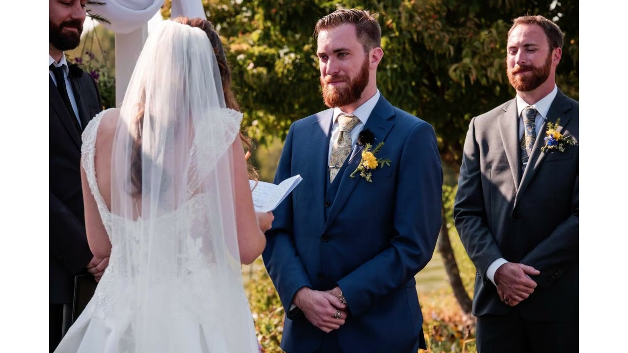 Dell-Lea Weddings and Events Barn Wedding in New Hampshire | Fall Wedding
