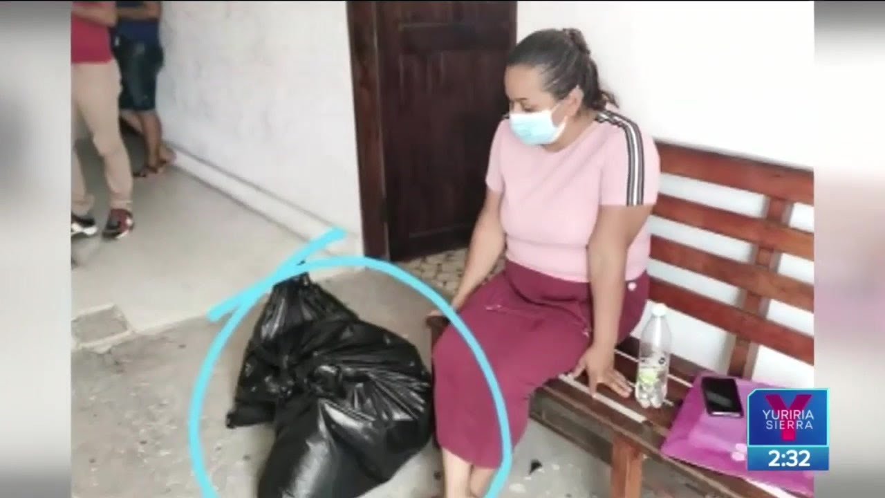 Destituyen a fiscal de Las Choapas por entregar cuerpo en bolsas negras | Noticias con Yuri Sierra