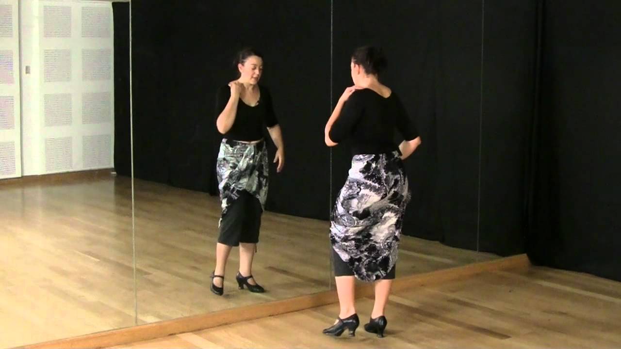 Técnica de baile, nivel intermedio: Trabajo de brazos rompiendo cuerpo