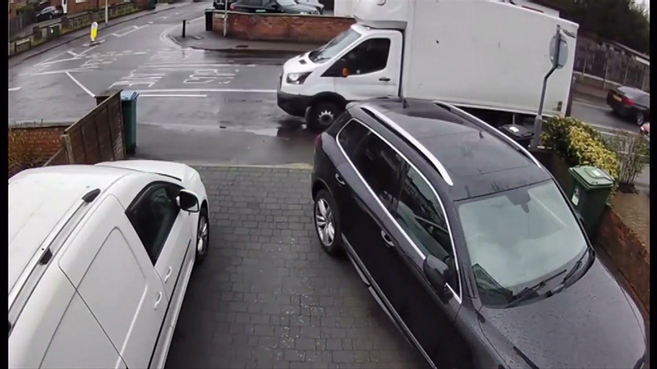 Infamous bollards in Watford finally removed - Woodmere Avenue