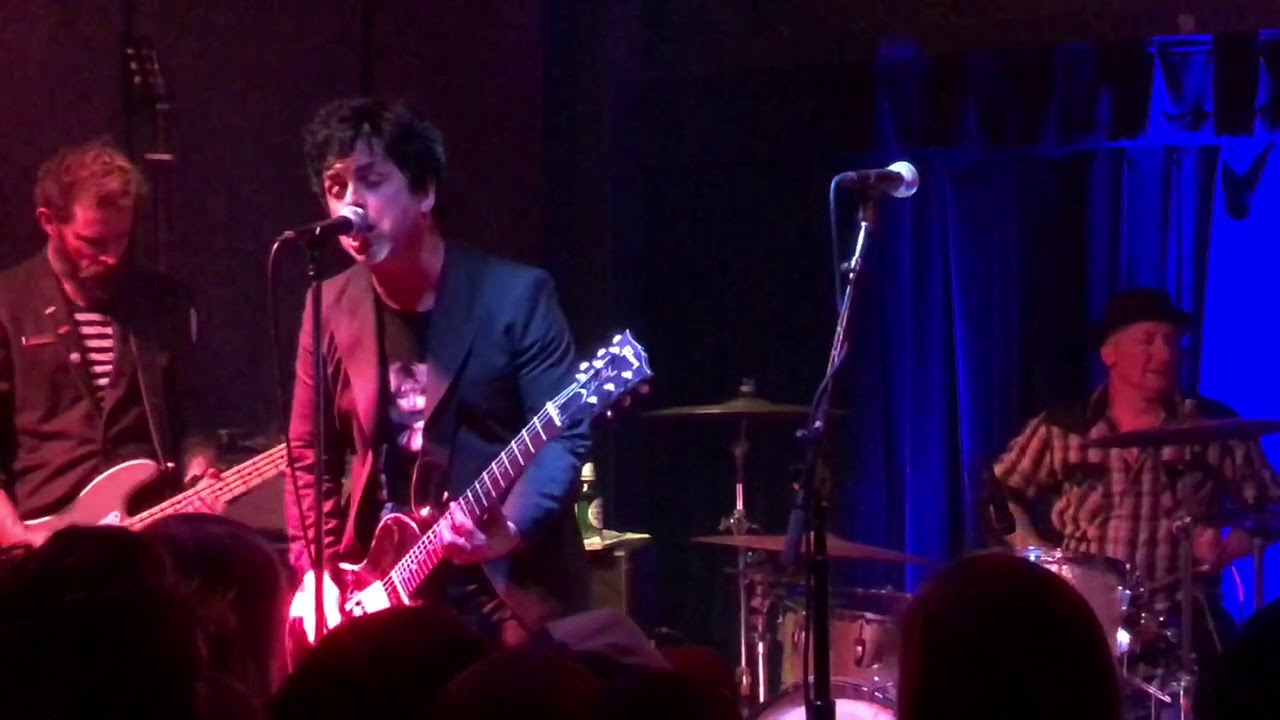 Foxboro Hot Tubs “Stop Drop & Roll” At The Ivy Room 3/6/18