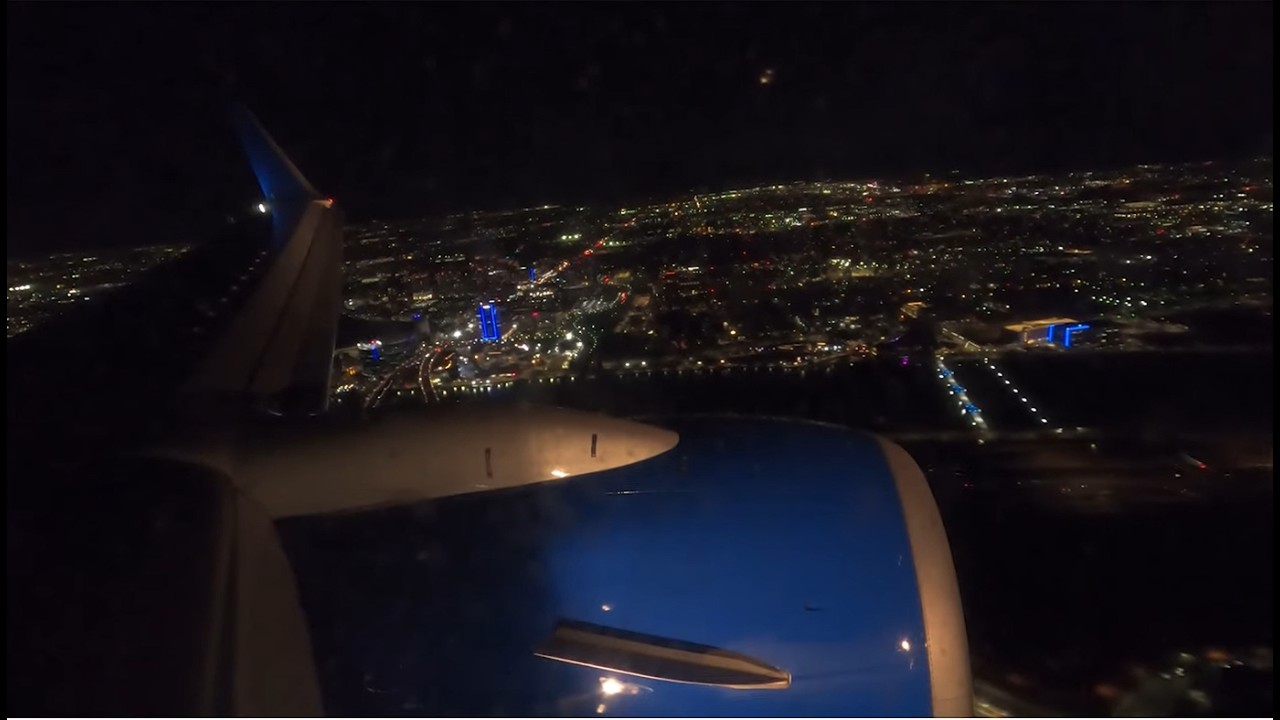 {4K} [FULL NIGHT FLIGHT] Los Angeles (LAX) - Phoenix (PHX) — United — Boeing 737-924(ER) — N66837