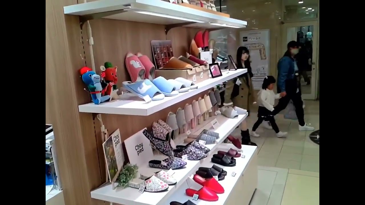 Shopping at Takaishimaya
