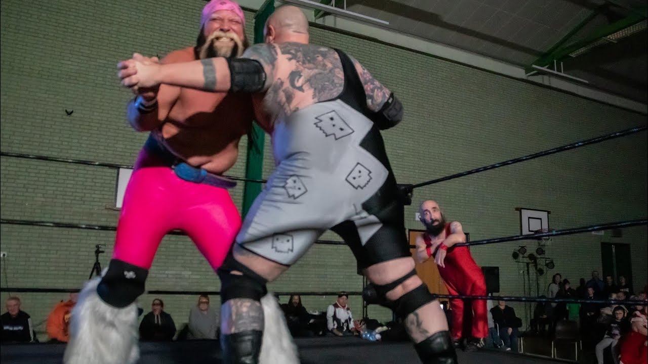 Crusher Curtis w/ Samuel ‘Bloody’ Wakefield V Fearless Flatliner & Little Legs at CXW Xtreme #essex