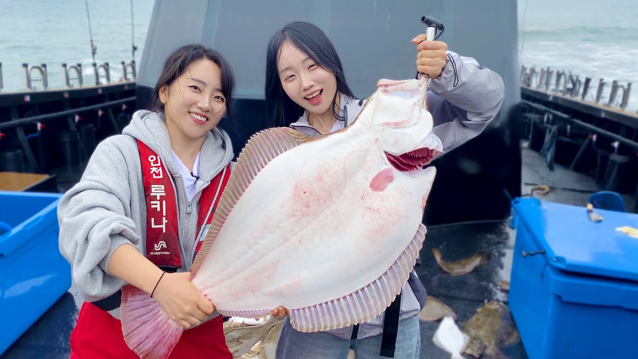 친자매의 위태로운 광어 낚시 대모험 (feat. 전투유선 루키나5호) [낚시가자매🎣👯‍♀️]