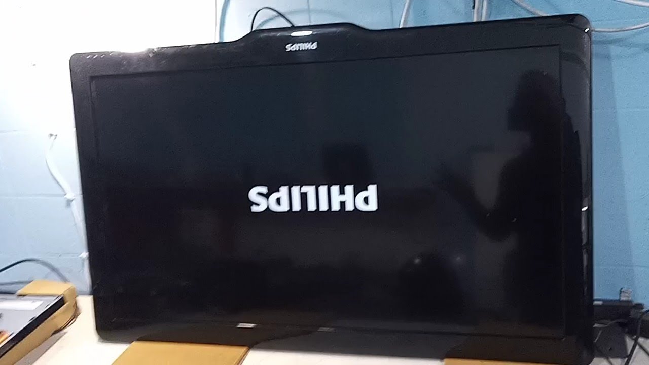 Tv LCD  Philips aparece o logo e desliga