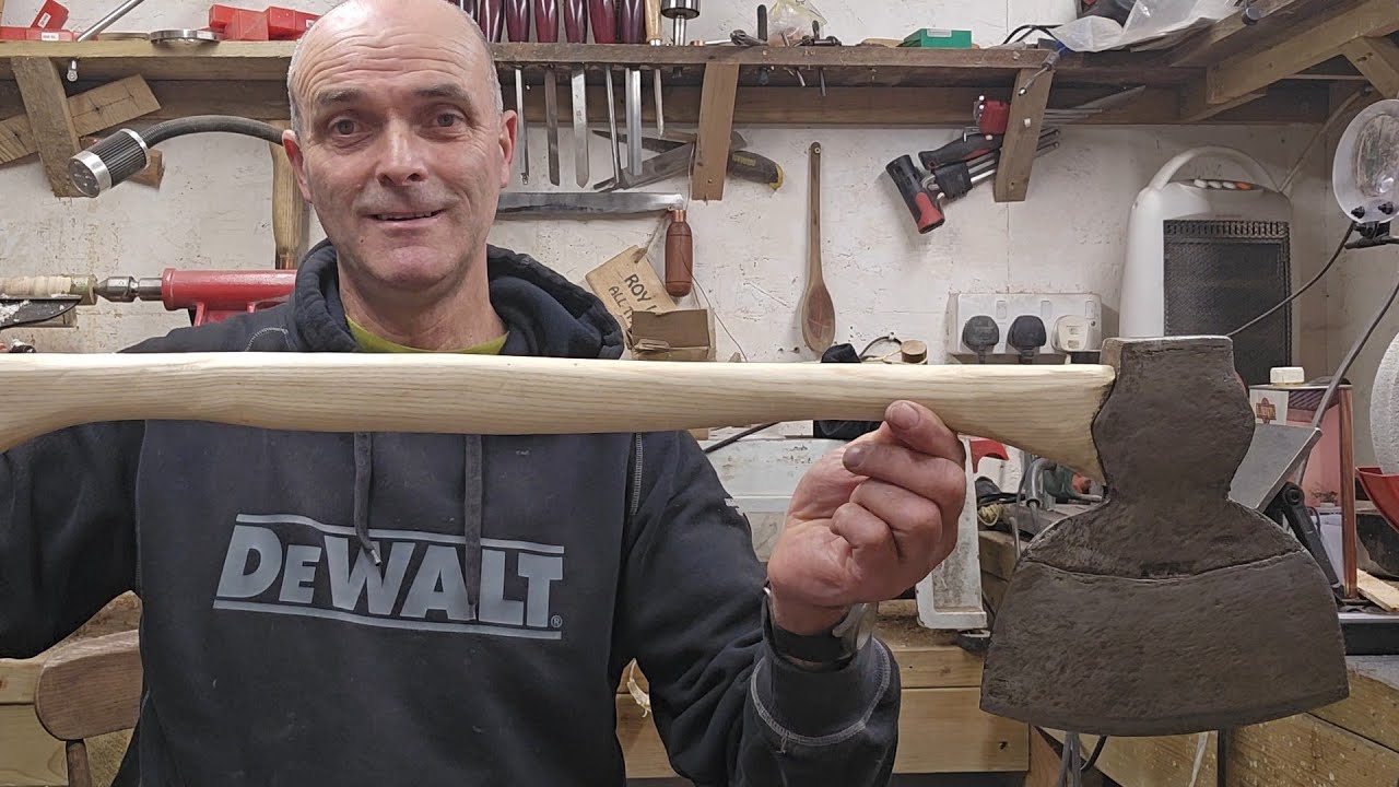 Restoring an old Hewing Axe, Broad Axe 🪓 👌