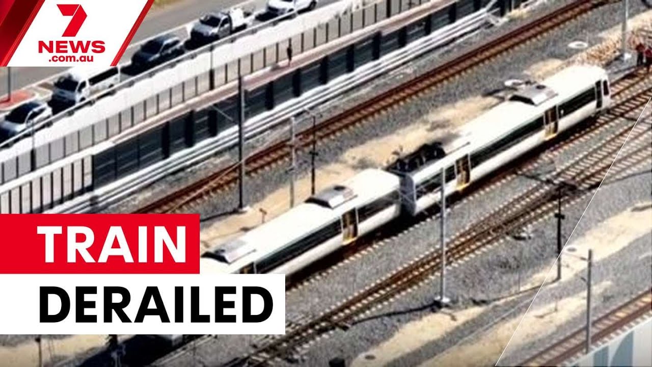 Train derailment disrupts Perth commuter network | 7NEWS