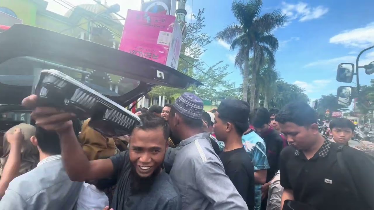 Bocil aja mau sedekah, kenapa kita tidak?