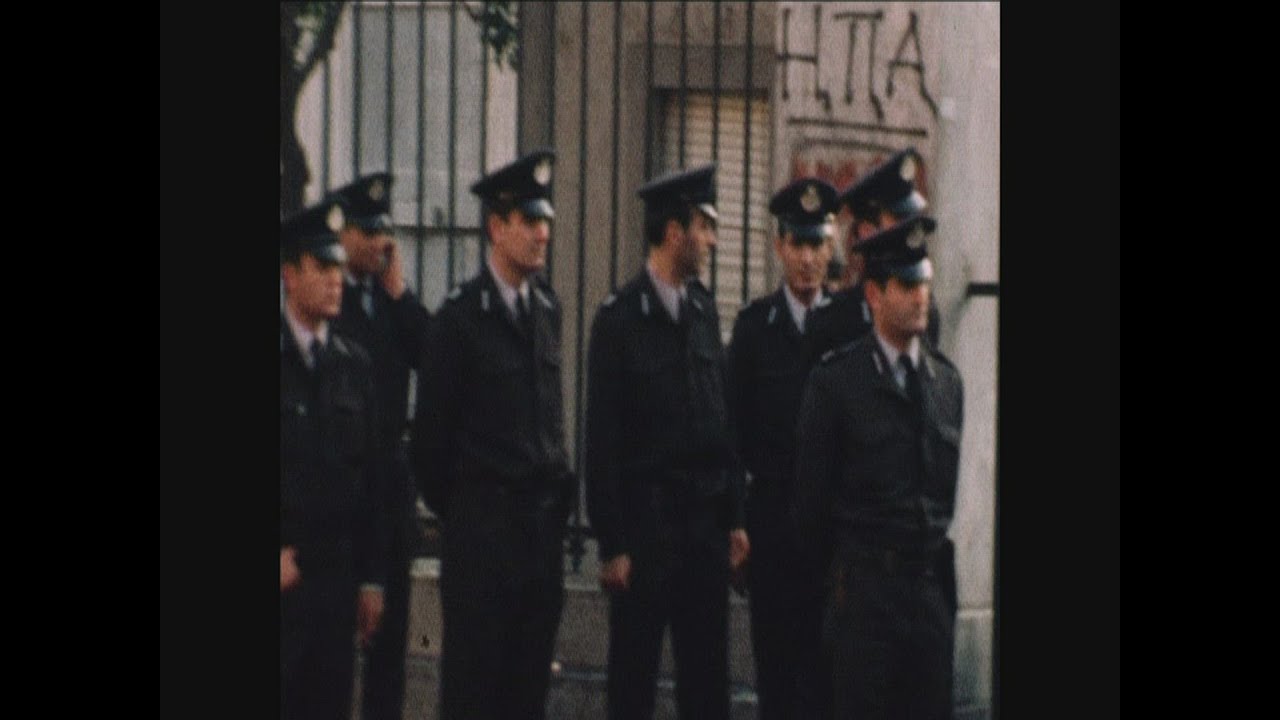 SYND 17-11-73 POLICE CLASH WITH GREEK STUDENTS