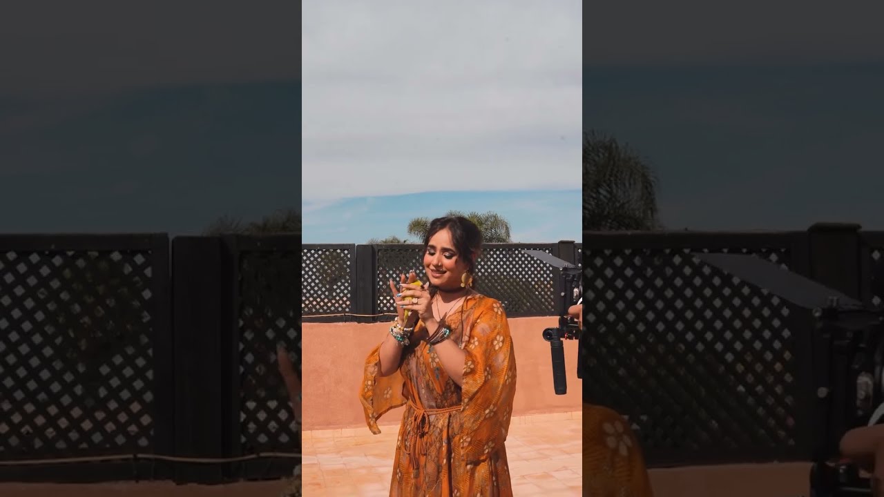 sunanda Sharma love for parrot 🦜