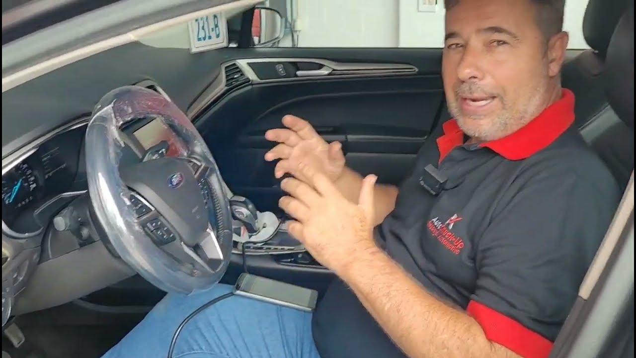 Ford Fusion  com a direção travada