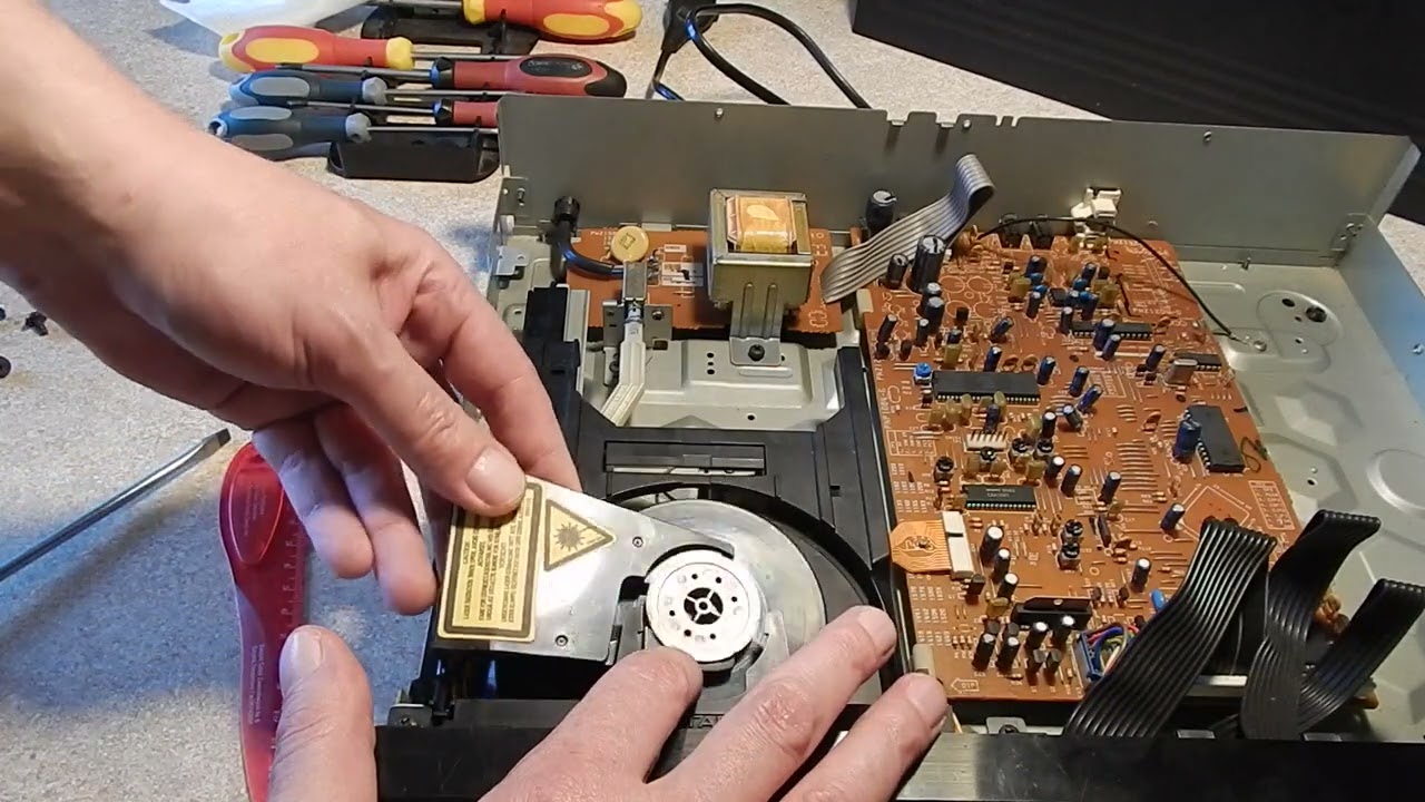 Pioneer PD 4300 przegląd uszkodzeń, prawidłowe ściąganie pokrywy i kilka słów ogólnych.