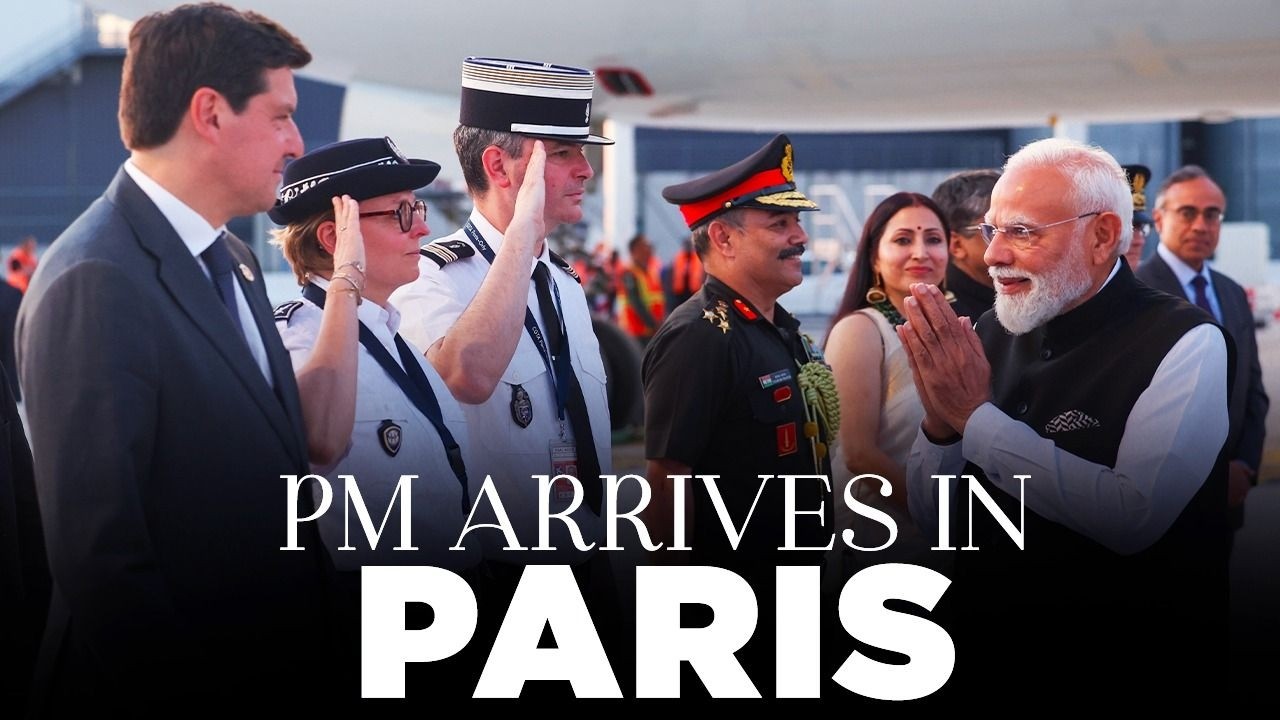 LIVE: PM Modi arrives in Paris