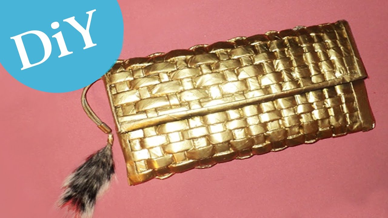 NEWSPAPER CLUTCH