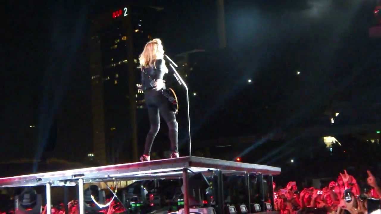 Madonna | I Don't Give A (MDNA tour Tel Aviv 31.05.2012)