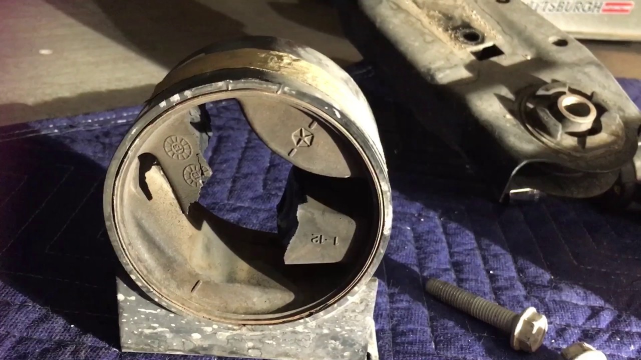 2012 Chrysler Town and Country front engine mount replacement