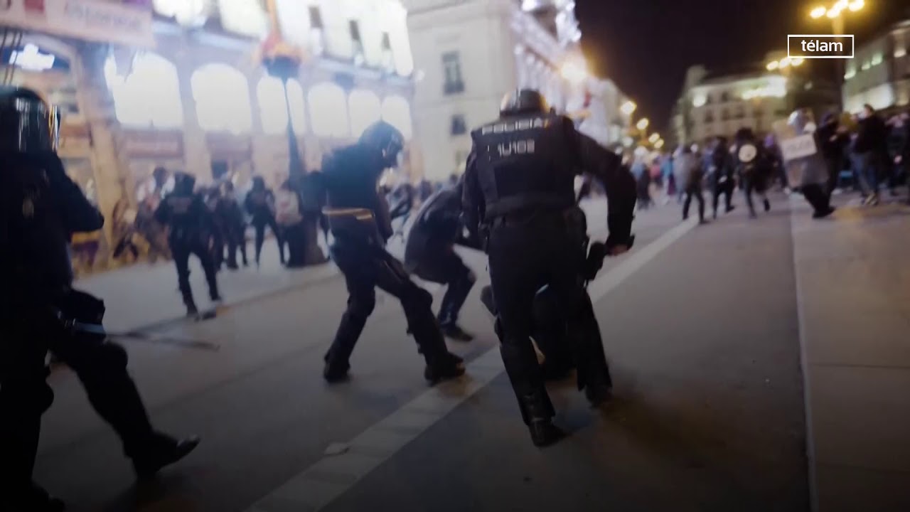 Siguen las protestas en España por detención de rapero Hasél