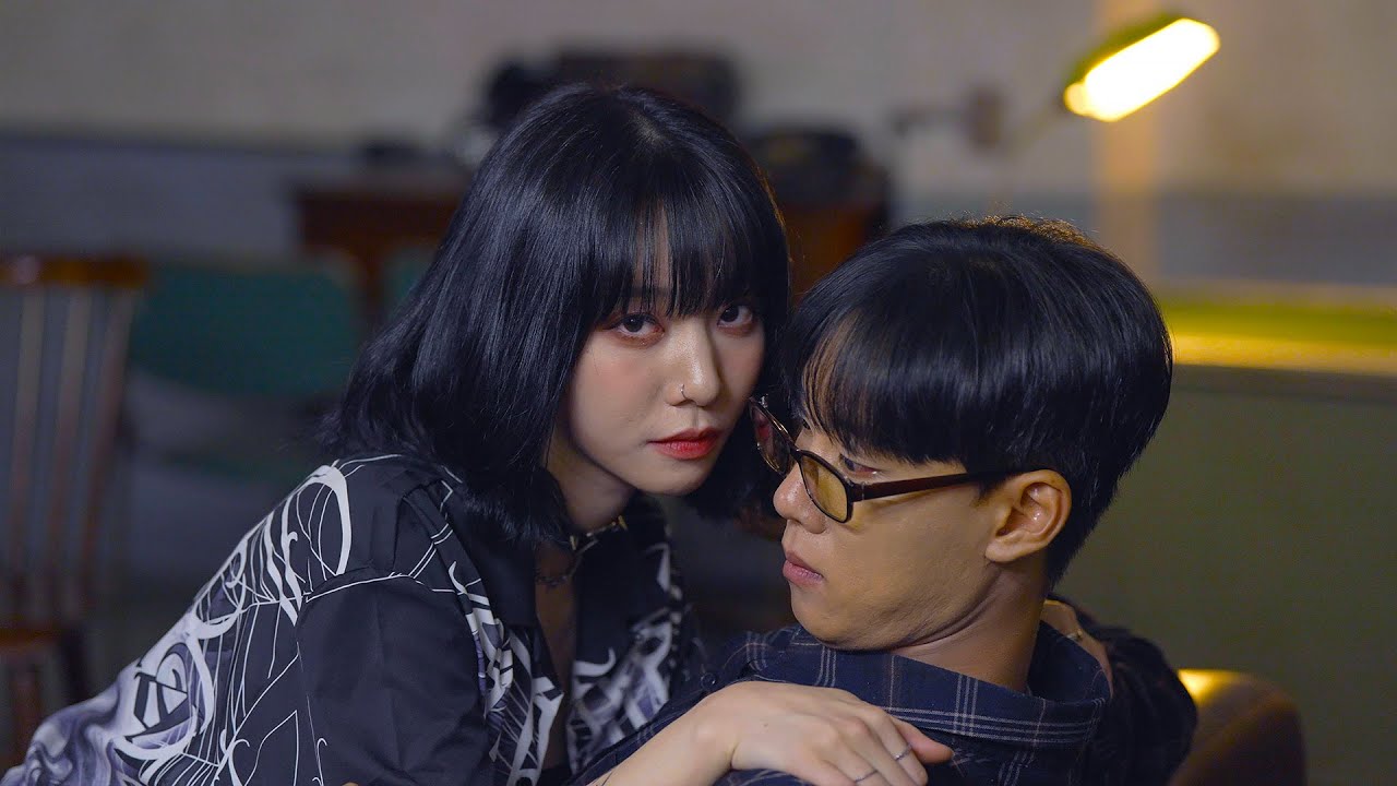 사채업자 여사장 feat.배라소니