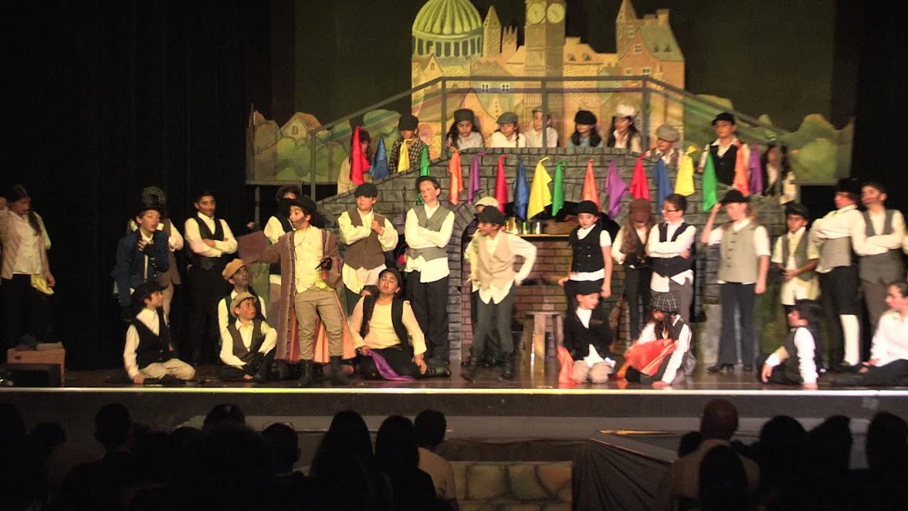 2014-15-Oliver!