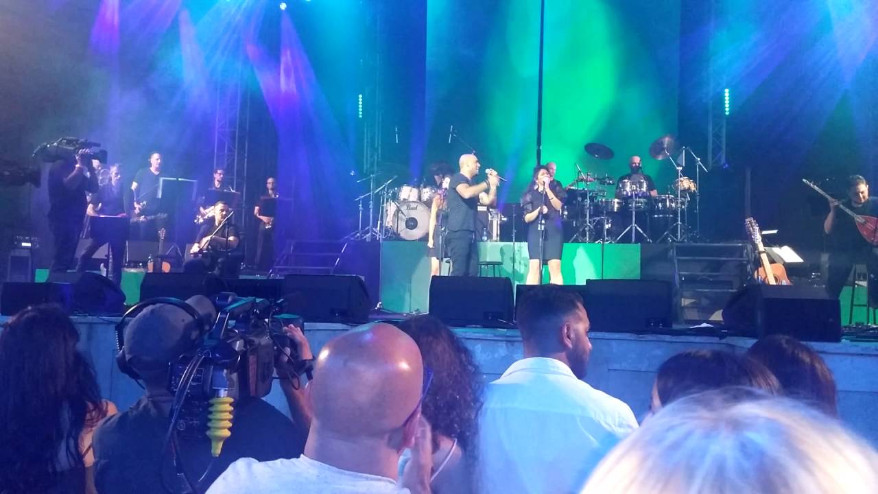 אייל גולן ומה קשור - מחרוזת: מלך העולם, הופה פה, רוקדת בלילות. נדיר!