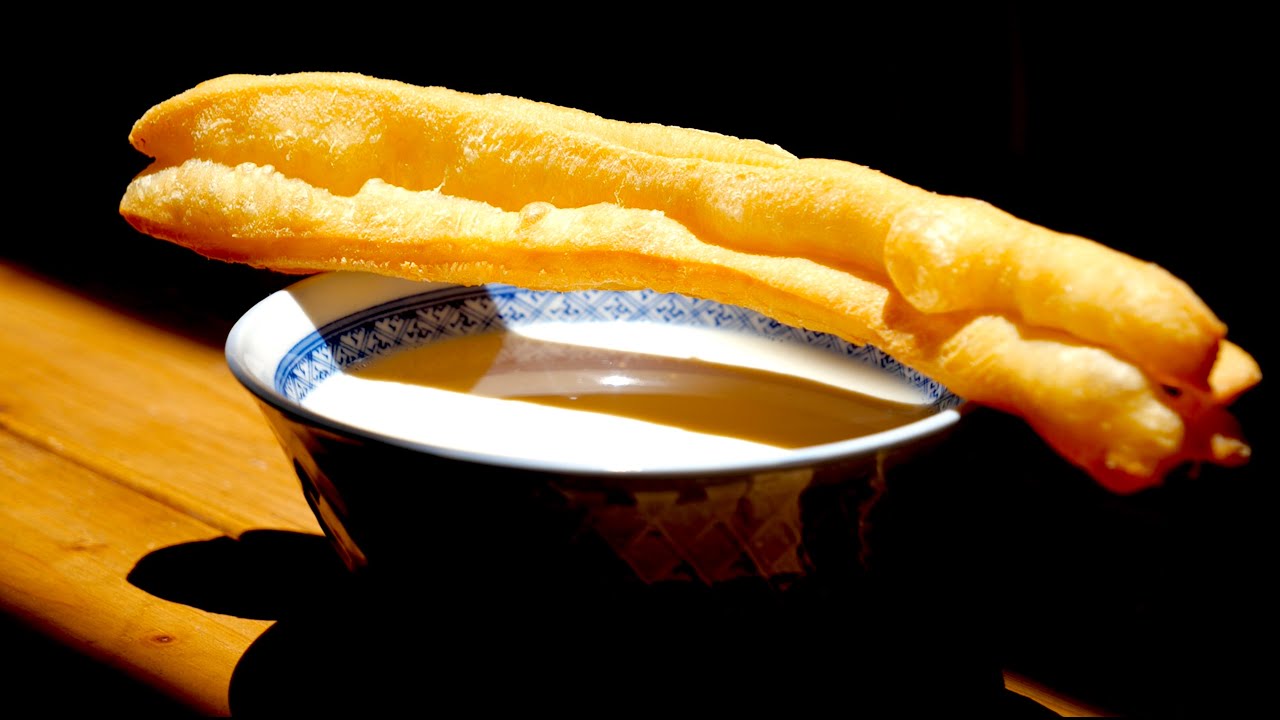 [油條 Youtiao Chinese Crullers] 自家秘方大公開，在家也能做出空心蓬鬆又酥脆的國民經典早餐！ &ndash; Home Cooked Delights
