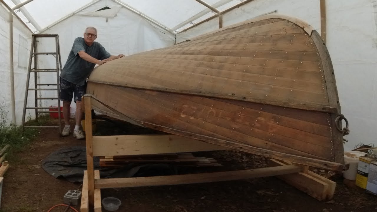 Repairing a Giesler Cedar Strip Boat, Finishing Topsides and Flipping Part 5