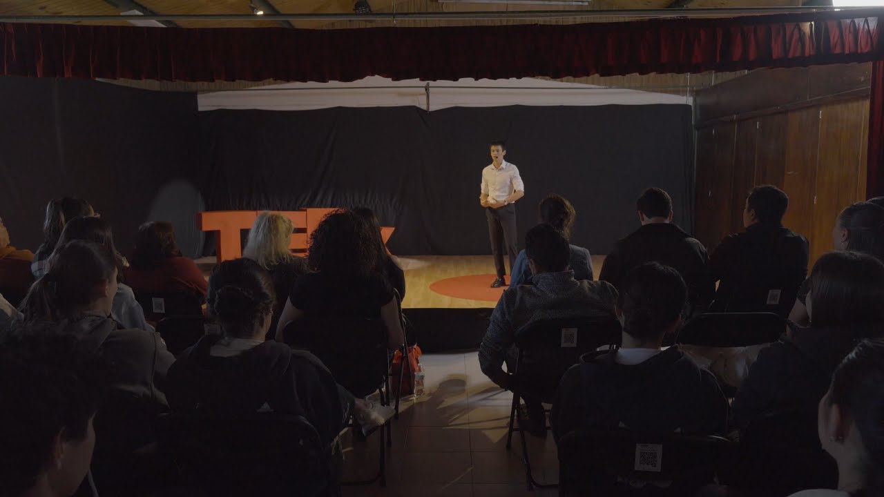 Persevera | Luca Samaniego Casasa | TEDxLas Hayas College Youth