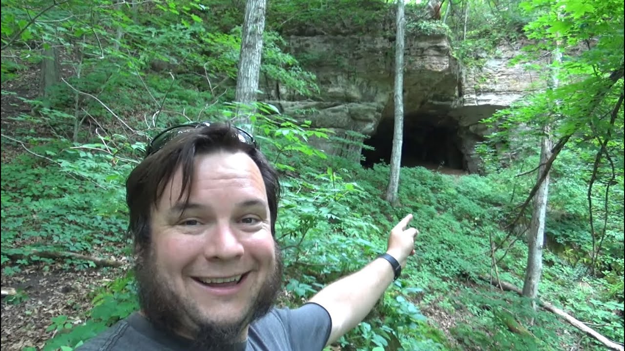 Kayaking To Hidden Cave On The St. Croix River