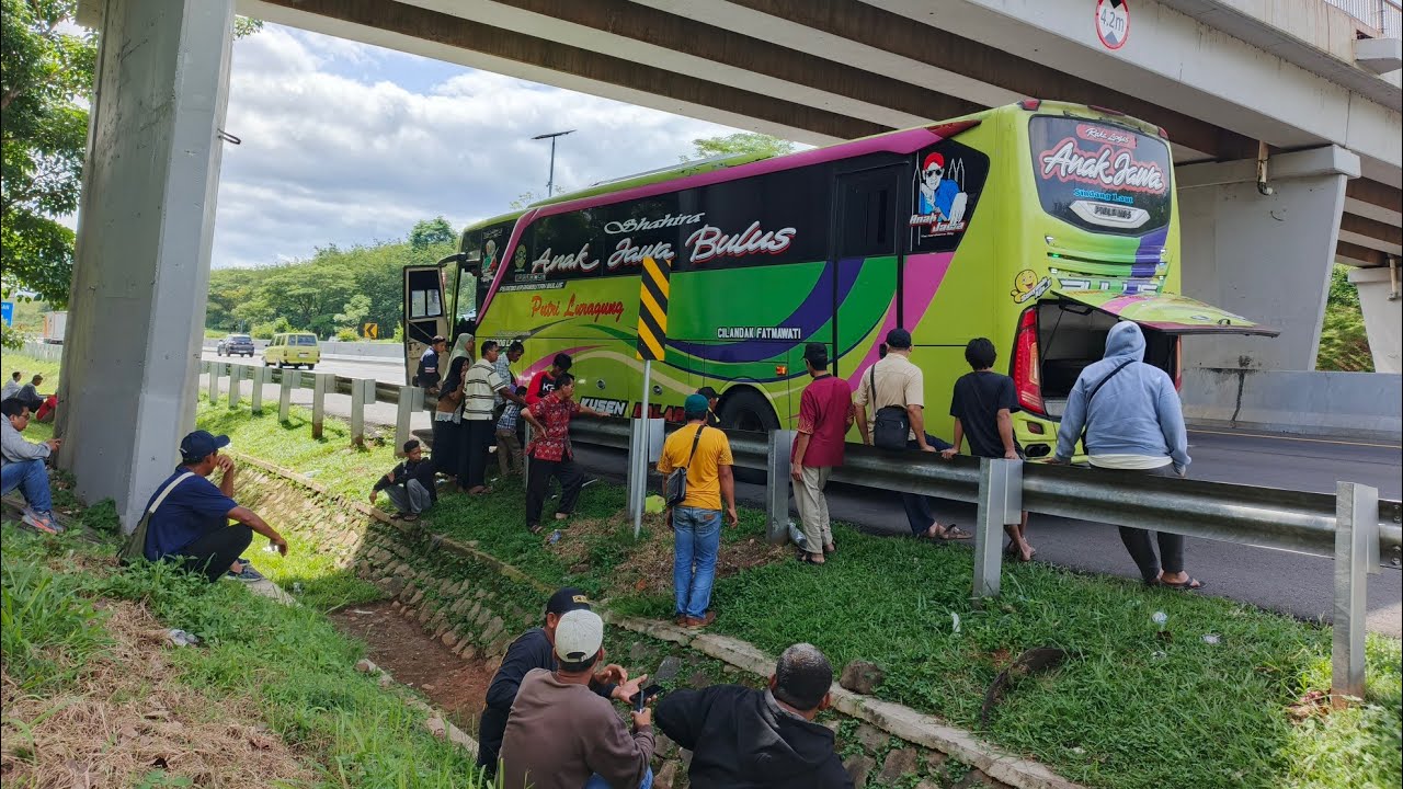 S4dis pecah Ban sampai body jebol🚩Trip Luragung anak jawa jam pagi