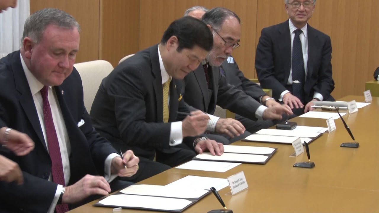 COM-FSM and Sophia University enter into an MOU