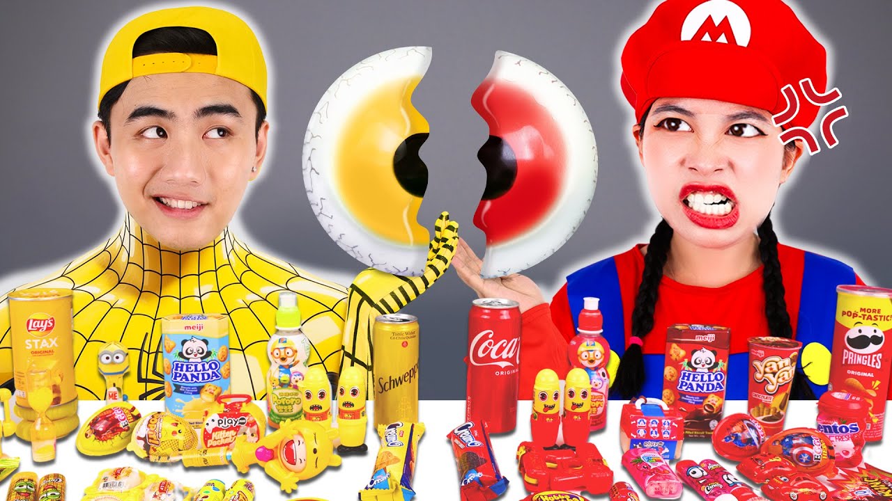 Desaf&iacute;o De Comida Roja VS Comida Amarilla | ASMR MUKBANG Para Spiderman VS Mario