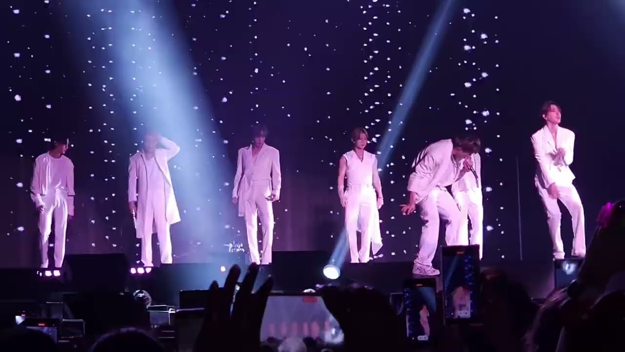 230909 ATEEZ in SINGAPORE Dazzling Light