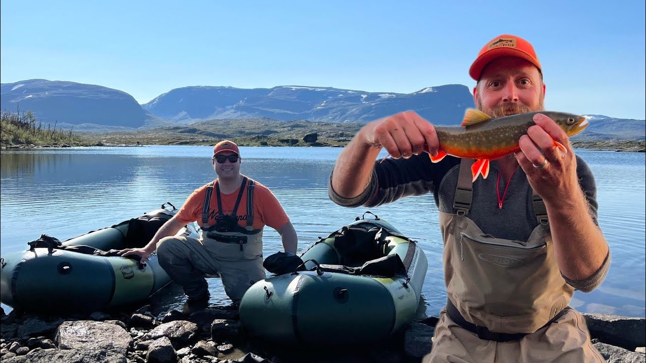 FJÄLLTUR MED PACKRAFTS - Paddlar i strömmande vatten