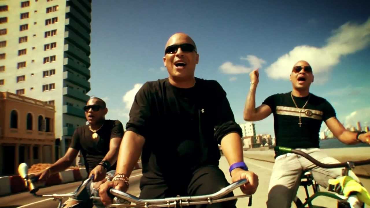 ISSAC DELGADO & GENTE DE ZONA - Somos Cuba (Mira Como Vengo) [Official Video HD]