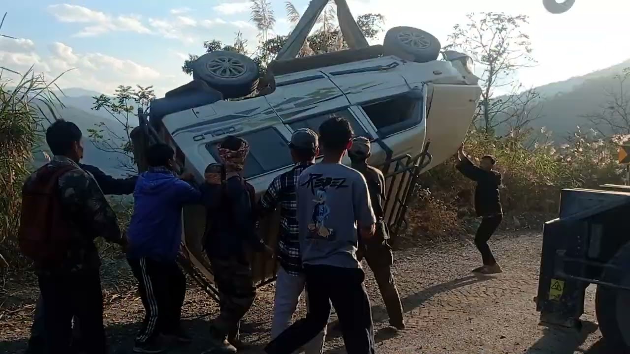 Recovering Accident Sumo by Hydra machine below Kükhegwo Village,Meluri District@Kjnagavlogs