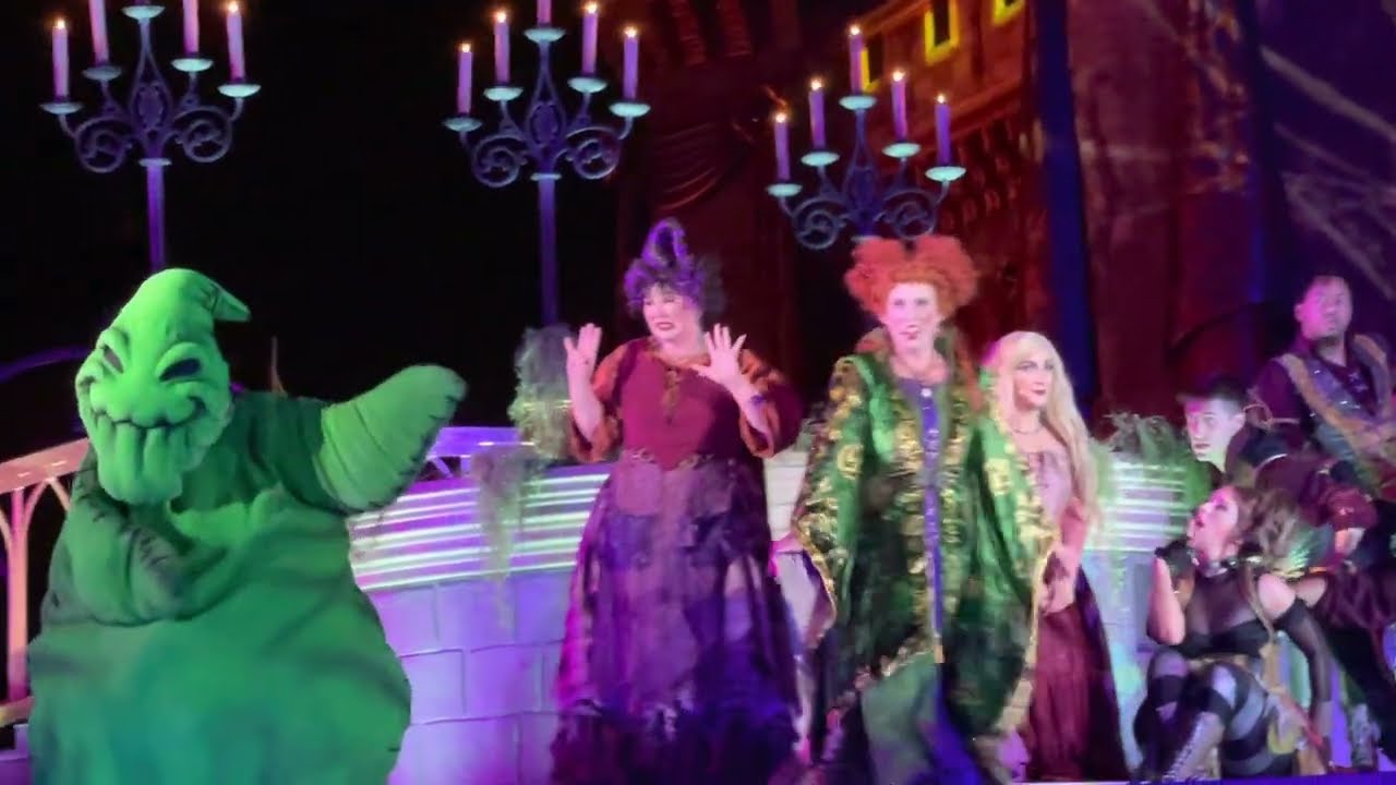 HAPPY HALLOWEEN - DISNEY HOCUS POCUS VILLAIN SPELLTACULAR SHOW 10/31/2022 - Mickey's Halloween Party